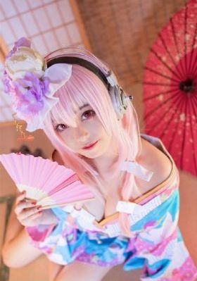 小龙女比杨过大几岁